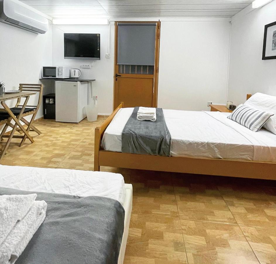 Comfortable, Modern Studio Apartment Протарас Екстер'єр фото